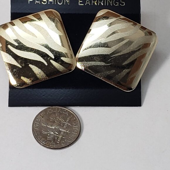 Bold Gold Tone Zebra Print Stud Earrings – Retro Animal Print Statement Jewelry - Picture 7 of 7